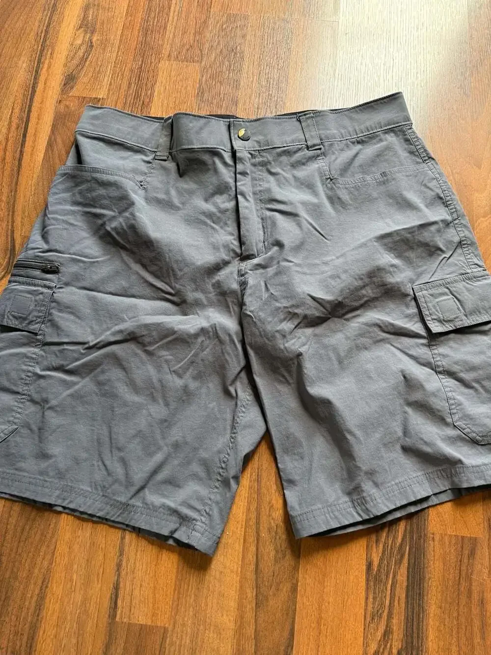 Orvis Men's Gray Utility Cargo Shorts